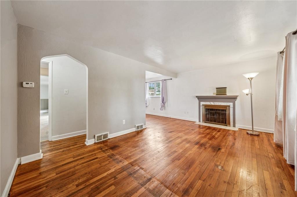 339 Hamil Road Verona, PA 15147 - Photo 7 of 29 Gallery Image 7