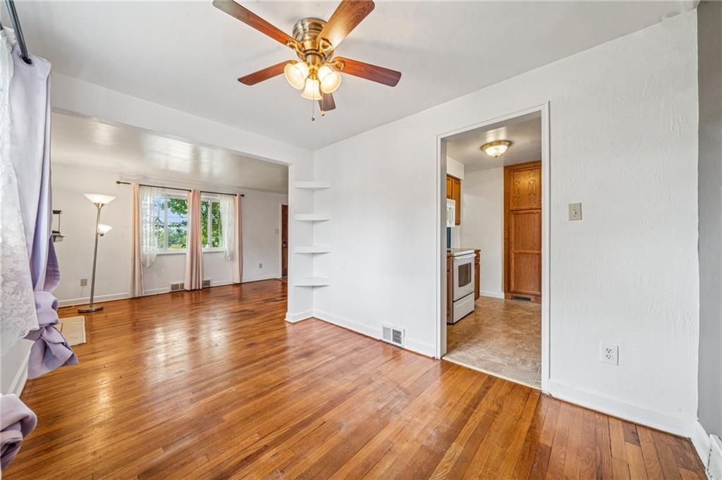 339 Hamil Road Verona, PA 15147 - Photo 10 of 29 Gallery Image 10