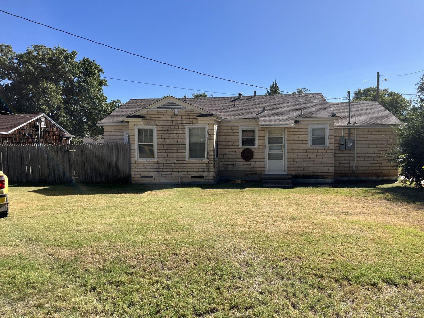 120 Southwest 10th Plainview, TX 79072 - Photo 21 of 27 a view of a house with a yard