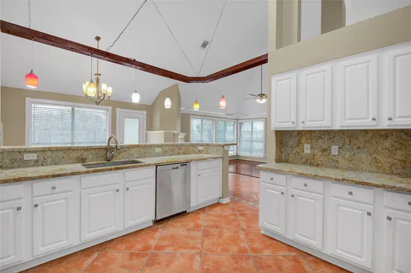 $430,000 | 1427 Basswood Springs Court, Houston, TX 77062