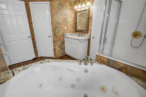 $430,000 | 1427 Basswood Springs Court, Houston, TX 77062