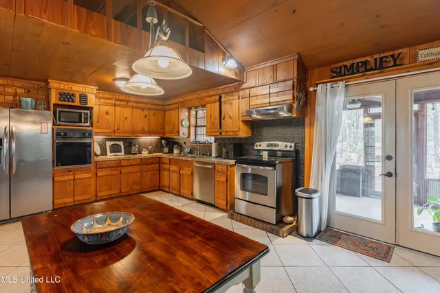 $277,000 | 1104 North Chapel Hill Road, Raymond, MS 39154