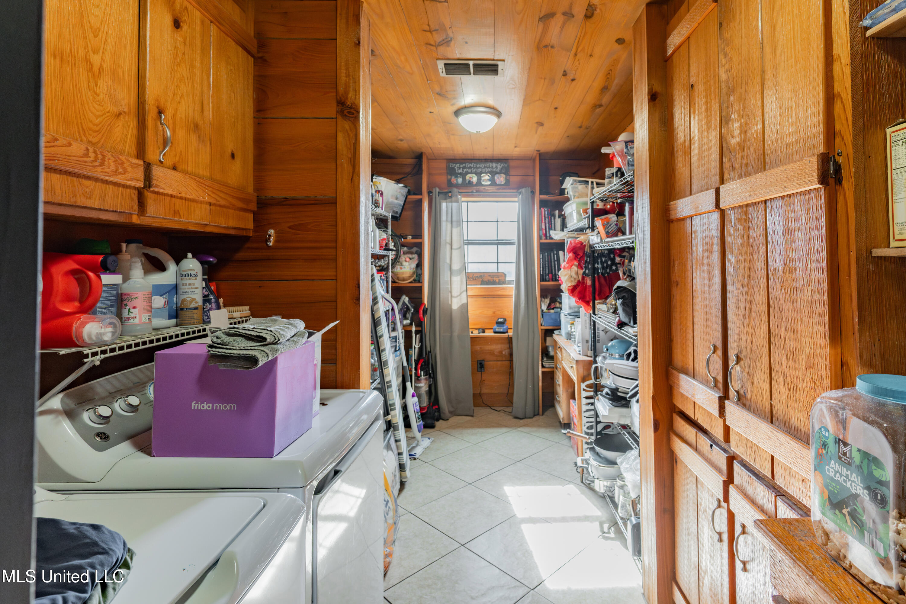 1104 North Chapel Hill Road Raymond, MS 39154 - Photo 22 of 66 22-LaundryRoom
