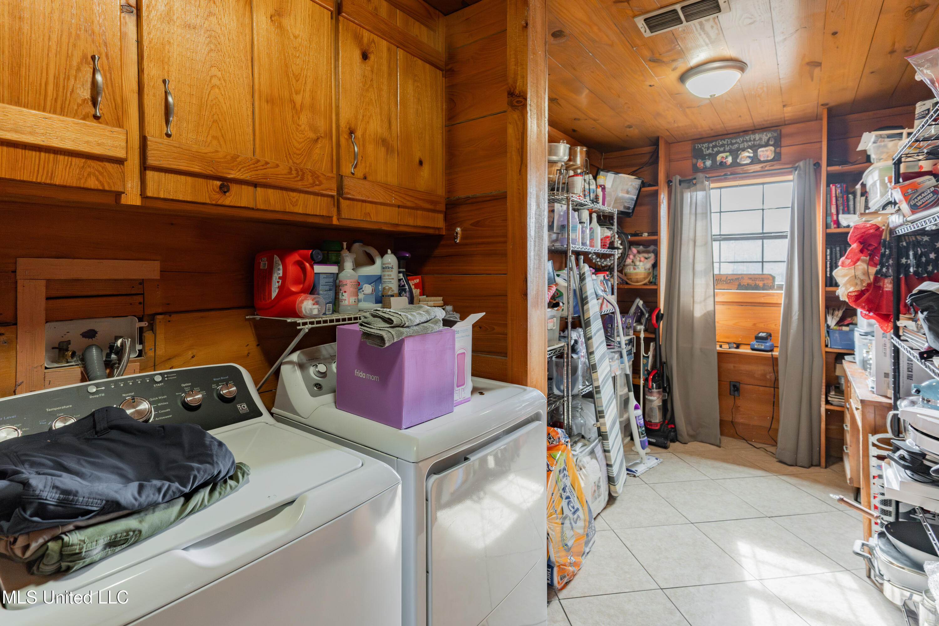1104 North Chapel Hill Road Raymond, MS 39154 - Photo 23 of 66 23-LaundryRoom