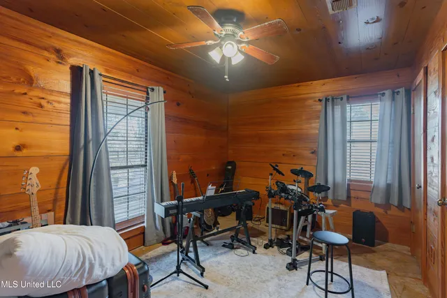 $277,000 | 1104 North Chapel Hill Road, Raymond, MS 39154