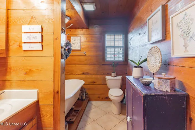 $277,000 | 1104 North Chapel Hill Road, Raymond, MS 39154