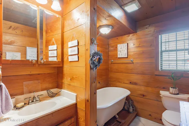 $277,000 | 1104 North Chapel Hill Road, Raymond, MS 39154