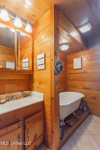 $277,000 | 1104 North Chapel Hill Road, Raymond, MS 39154