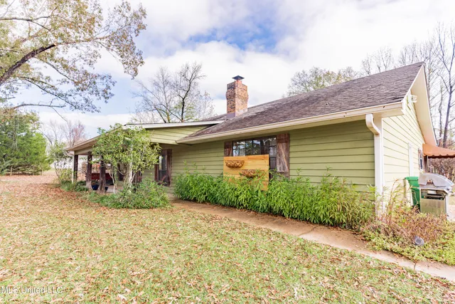 $277,000 | 1104 North Chapel Hill Road, Raymond, MS 39154