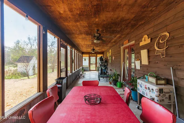 $277,000 | 1104 North Chapel Hill Road, Raymond, MS 39154