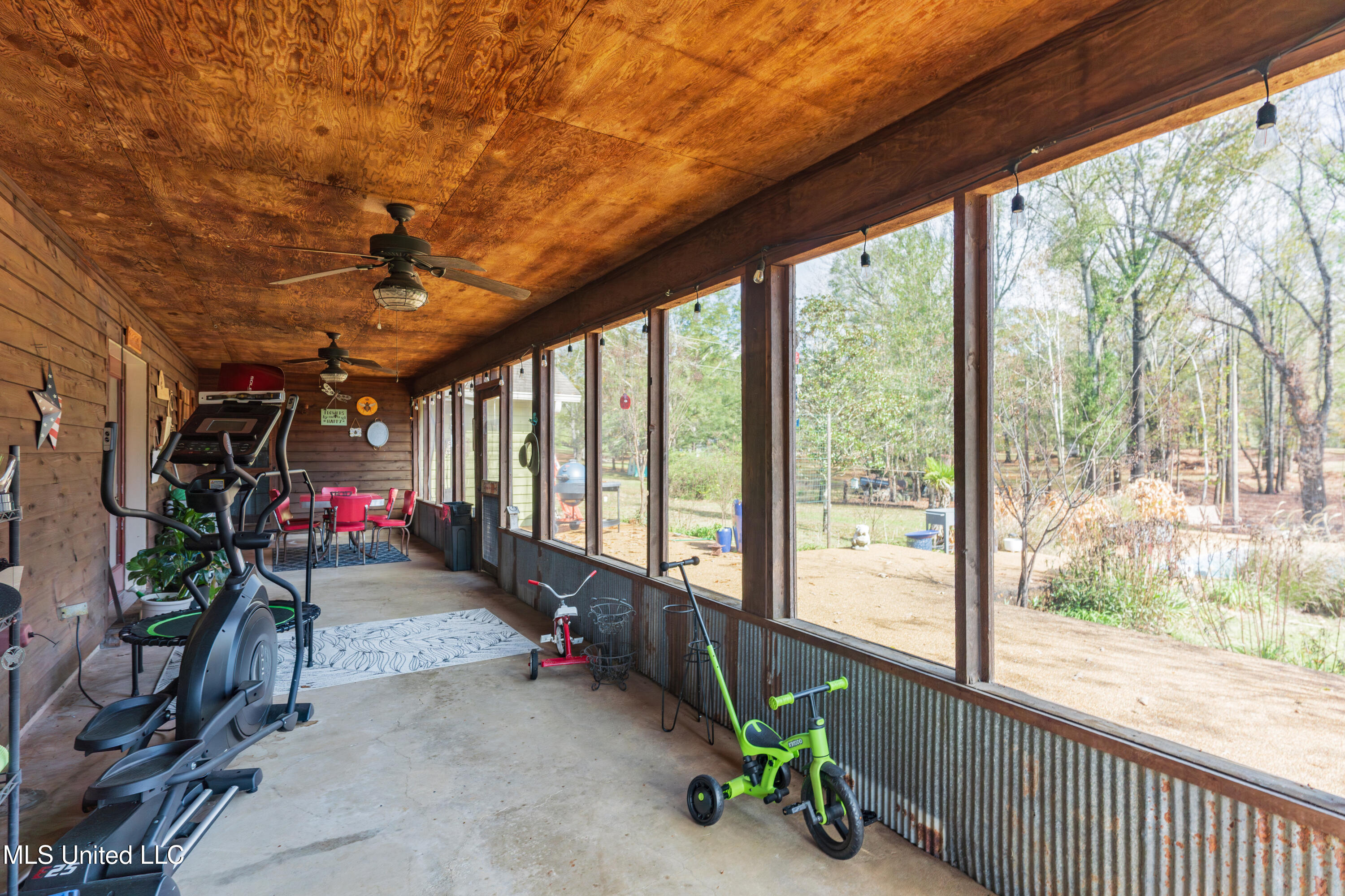 1104 North Chapel Hill Road Raymond, MS 39154 - Photo 43 of 66 43-Back