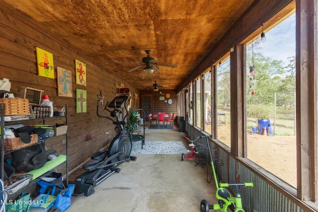 $277,000 | 1104 North Chapel Hill Road, Raymond, MS 39154