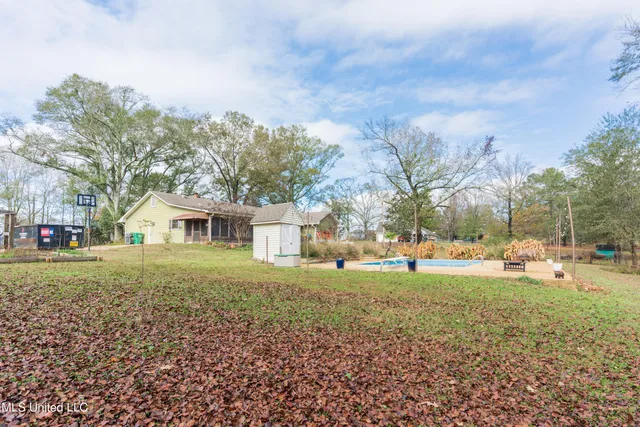 $277,000 | 1104 North Chapel Hill Road, Raymond, MS 39154