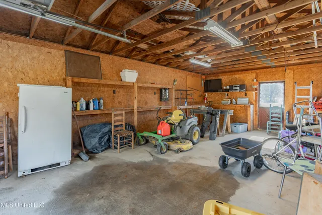 $277,000 | 1104 North Chapel Hill Road, Raymond, MS 39154