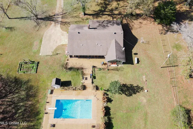 $277,000 | 1104 North Chapel Hill Road, Raymond, MS 39154