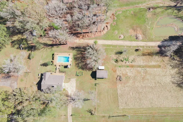 $277,000 | 1104 North Chapel Hill Road, Raymond, MS 39154