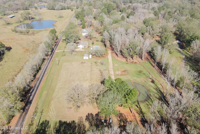 $277,000 | 1104 North Chapel Hill Road, Raymond, MS 39154