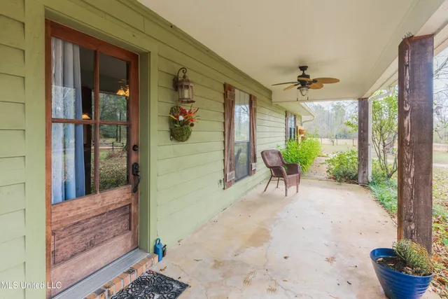 $277,000 | 1104 North Chapel Hill Road, Raymond, MS 39154