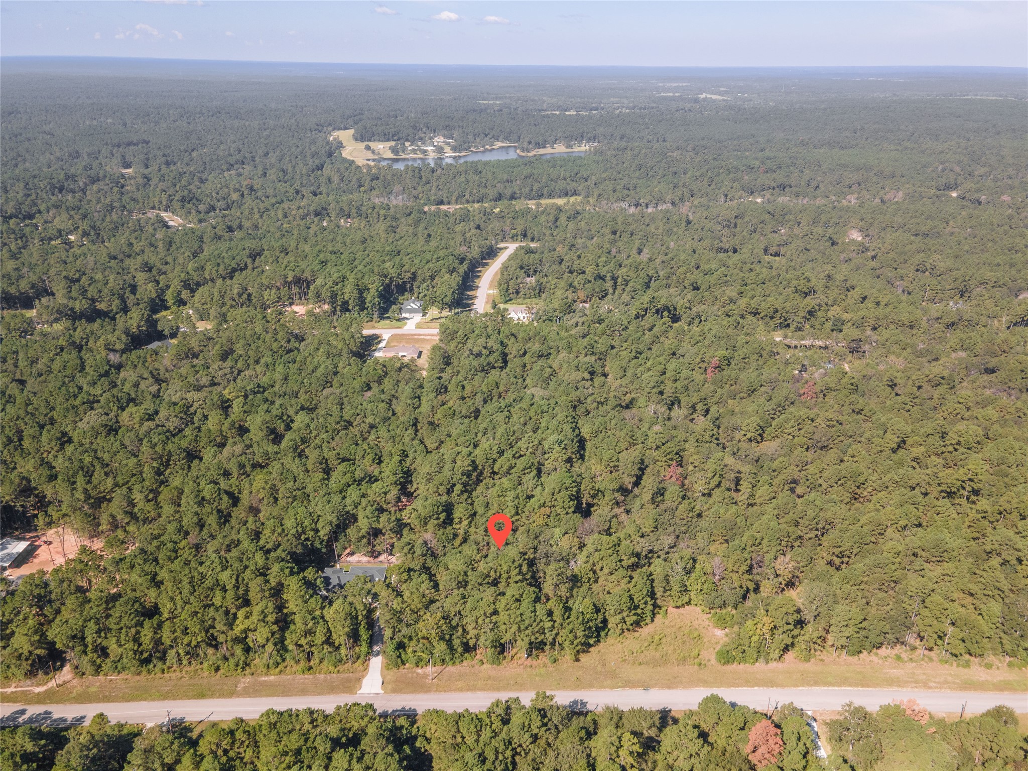 185 Rim Rock Road Huntsville, TX 77340 - Photo 9 of 19 a view of a city