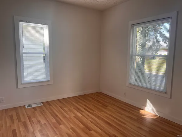 $124,900 | 2004 South Walnut Street, Muncie, IN 47302