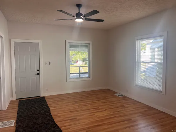 $124,900 | 2004 South Walnut Street, Muncie, IN 47302