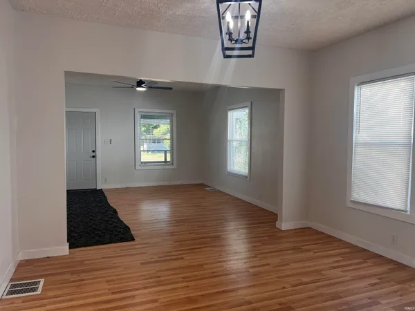 $124,900 | 2004 South Walnut Street, Muncie, IN 47302