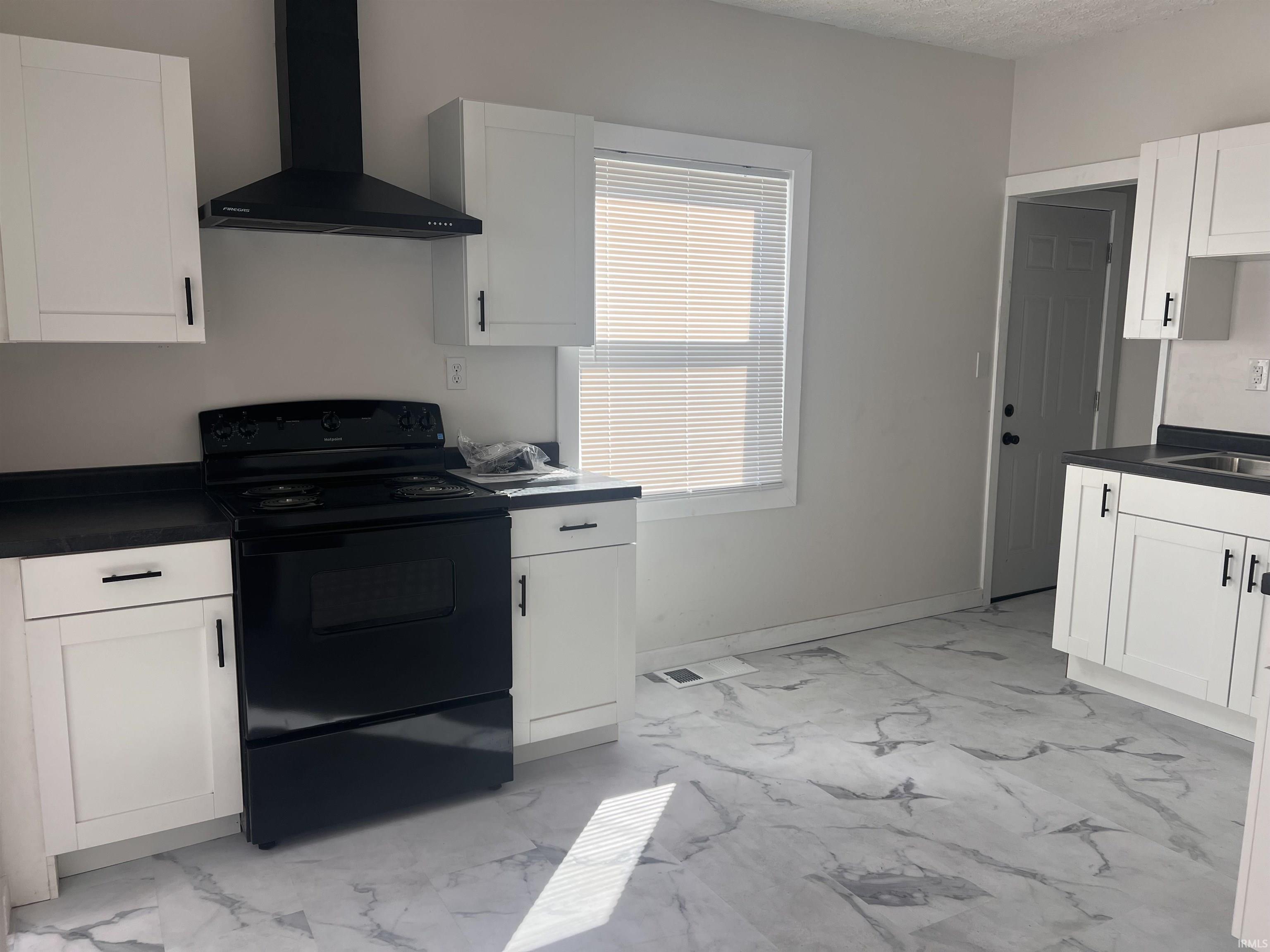 2004 South Walnut Street Muncie, IN 47302 - Photo 9 of 32