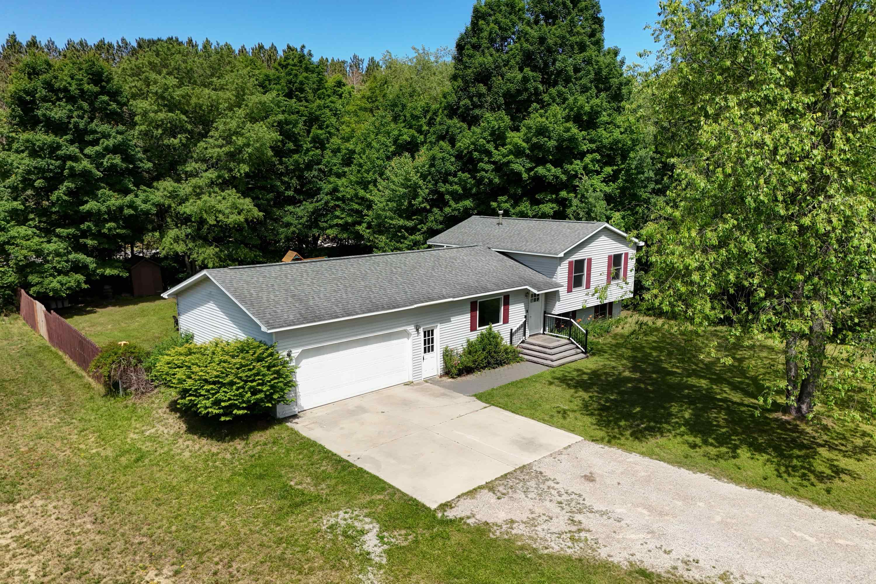 2575 Reily Court Traverse City, MI 49685 - Photo 33 of 37
