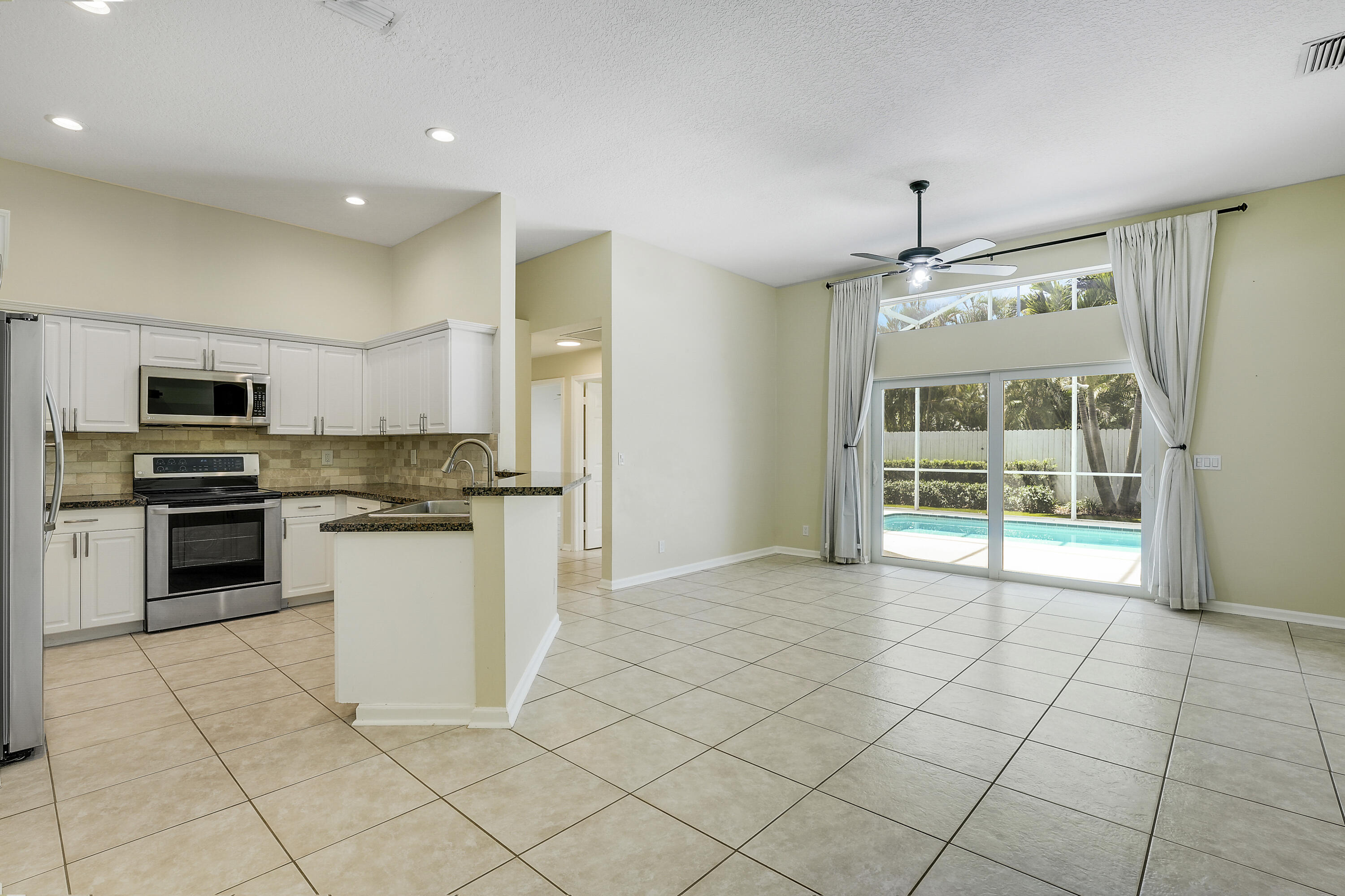 6334 Barbara Street Jupiter, FL 33458 - Photo 10 of 38 House-8
