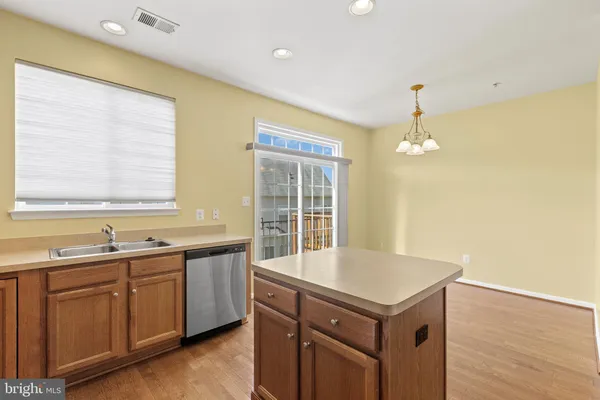 $2,400 | 43617 Marguerite Street, California, MD 20619