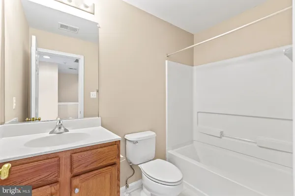$2,400 | 43617 Marguerite Street, California, MD 20619
