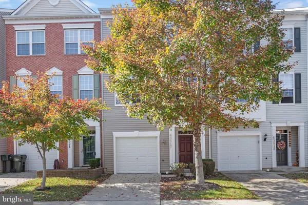 $2,400 | 43617 Marguerite Street, California, MD 20619