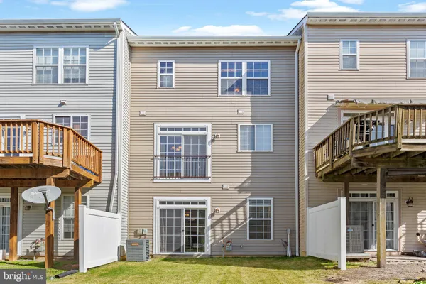 $2,400 | 43617 Marguerite Street, California, MD 20619