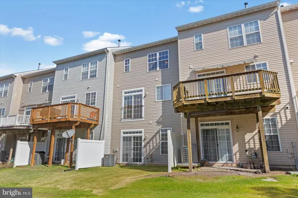 $2,400 | 43617 Marguerite Street, California, MD 20619