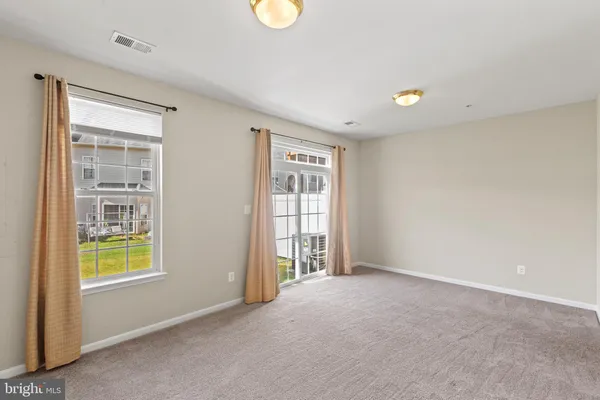 $2,400 | 43617 Marguerite Street, California, MD 20619