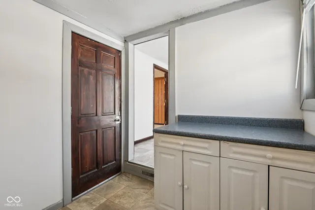 $2,900 | 218 West Main Street, Westfield, IN 46074