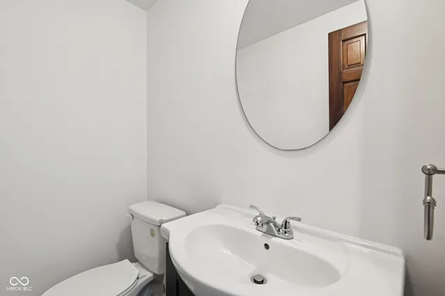 $2,900 | 218 West Main Street, Westfield, IN 46074