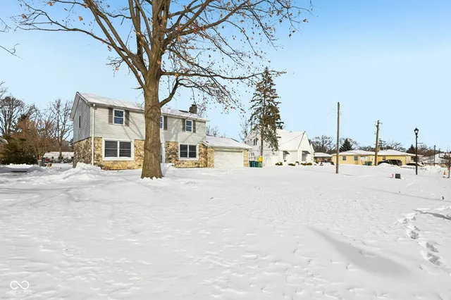 $2,900 | 218 West Main Street, Westfield, IN 46074