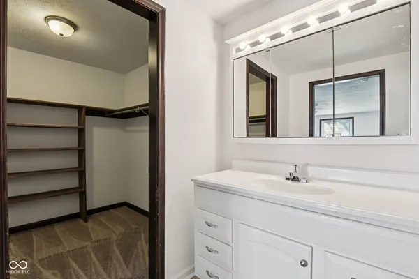 $2,495 | 218 West Main Street, Westfield, IN 46074