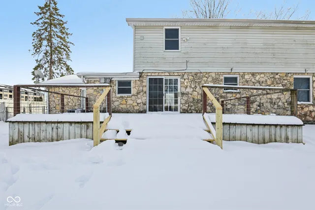 $2,900 | 218 West Main Street, Westfield, IN 46074