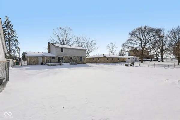 $2,495 | 218 West Main Street, Westfield, IN 46074