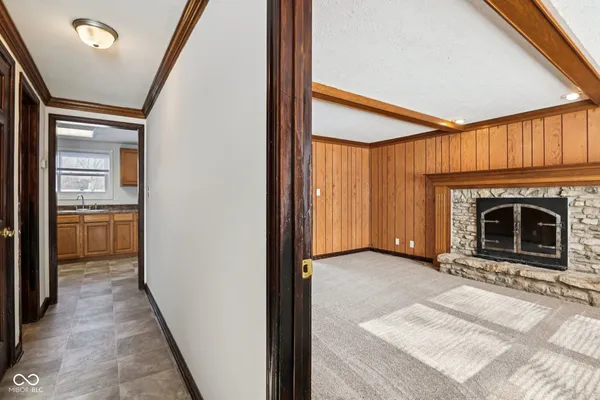 $2,495 | 218 West Main Street, Westfield, IN 46074