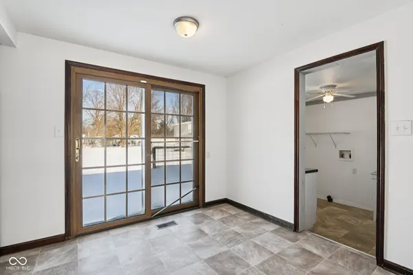 $2,495 | 218 West Main Street, Westfield, IN 46074