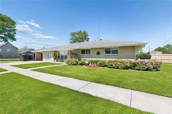 $294,999 | 421 East Street Jean The Baptist Street, Chalmette, LA 70043