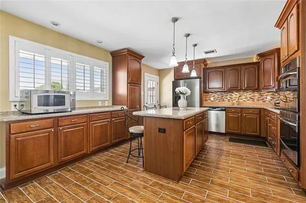 $294,999 | 421 East Street Jean The Baptist Street, Chalmette, LA 70043