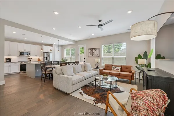 $3,800 | 274 Estates Circle, College Station, TX 77840