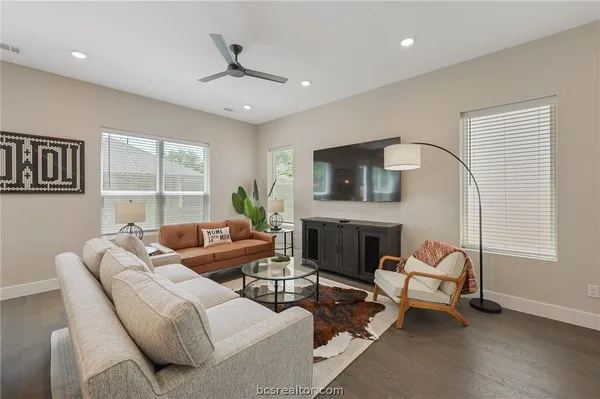 $3,800 | 274 Estates Circle, College Station, TX 77840