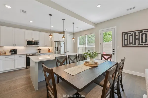 $3,800 | 274 Estates Circle, College Station, TX 77840