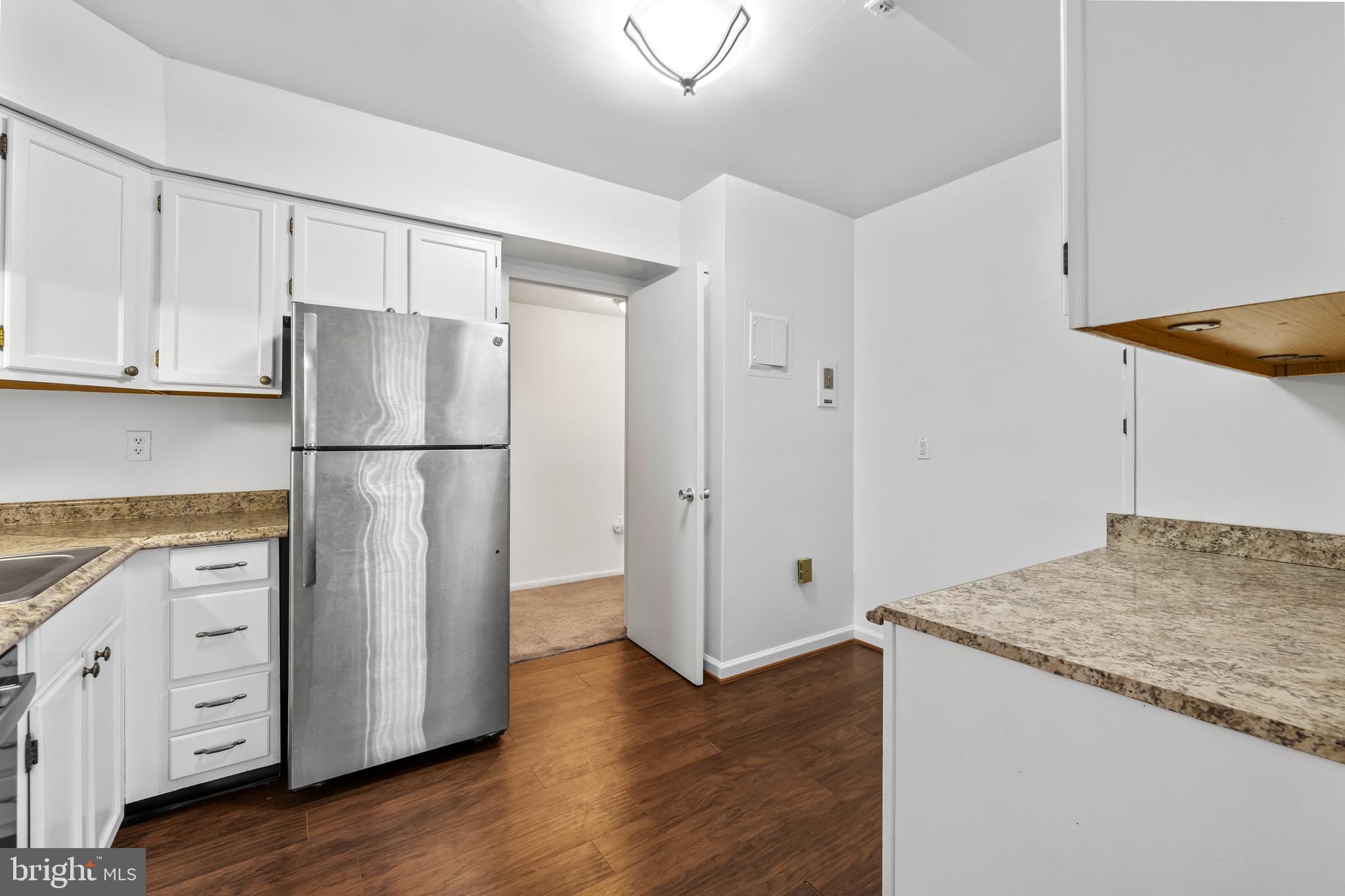 19 Hamill Road, Unit 19E Baltimore, MD 21210 - Photo 7 of 33 kitchen