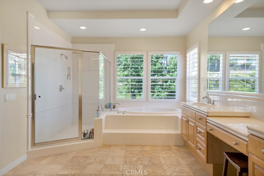 20417 Vía Cellini Porter Ranch, CA 91326 - Photo 42 of 54 Gallery Image 42